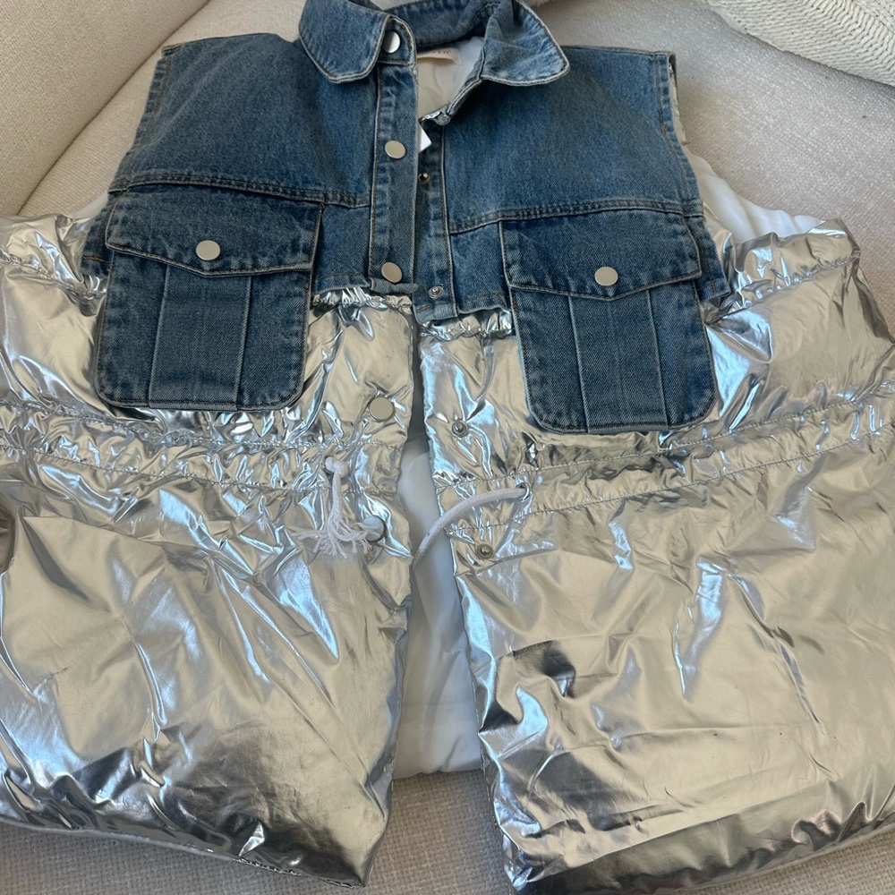 Denim silver puffer vest women’s size large